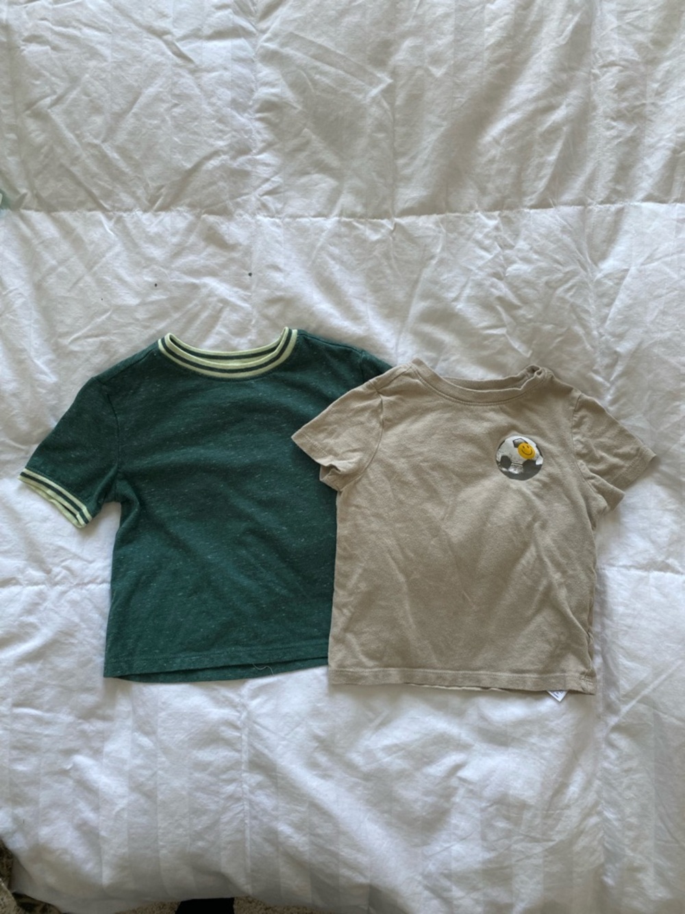 Old Navy 2T Green & Tan Short Sleeve Tees 2 Pack